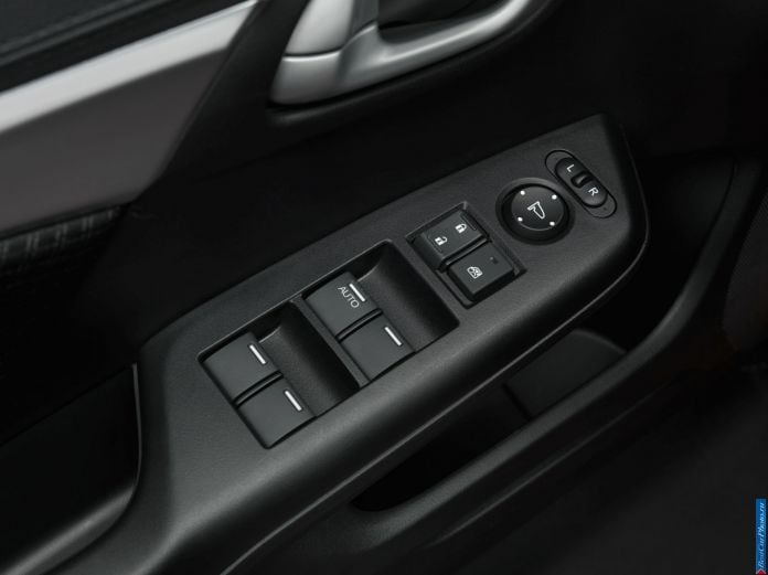 2013 Honda Civic Sedan - фотография 76 из 78