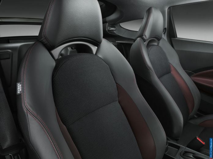 2013 Honda CR-Z US Version - фотография 17 из 20