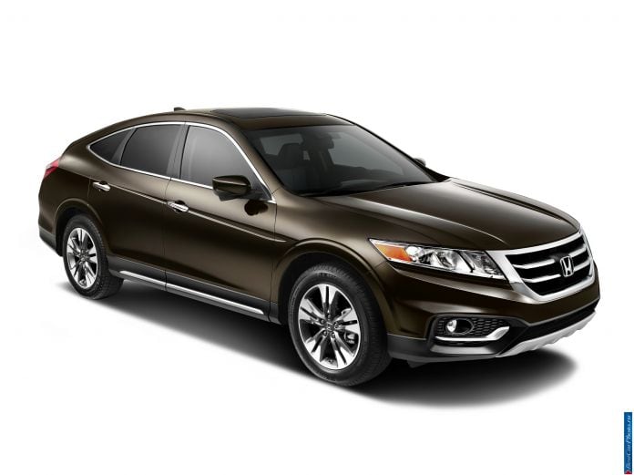2013 Honda Crosstour - фотография 1 из 31