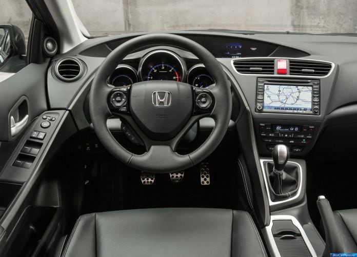 2014 Honda Civic Tourer - фотография 37 из 77