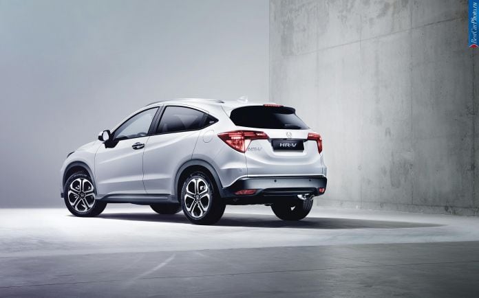 2015 Honda HR-V EU-Version - фотография 2 из 15 2015 Honda HR-V EU-Version - фотография 2 из 15