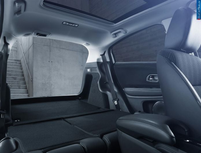 2015 Honda HR-V EU-Version - фотография 9 из 15 2015 Honda HR-V EU-Version - фотография 9 из 15