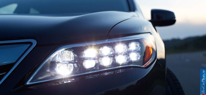2015 Honda Legend - фотография 6 из 25