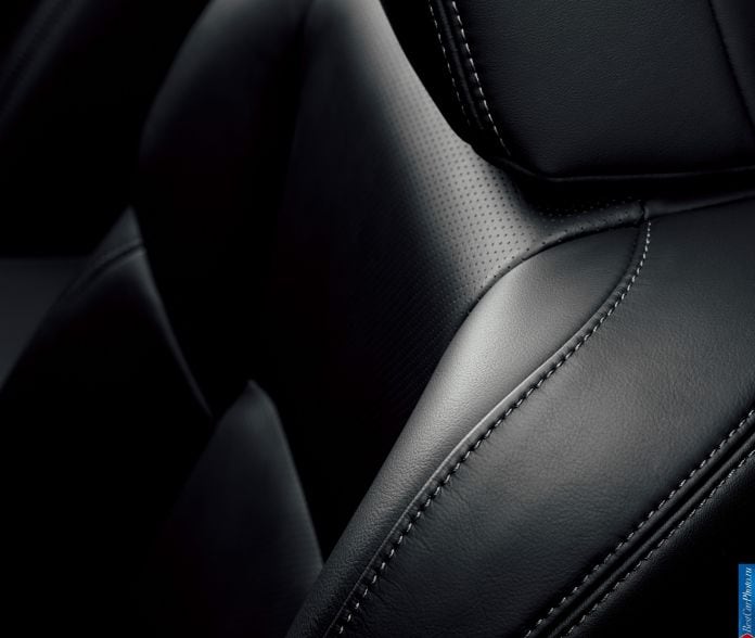 2015 Honda Legend - фотография 15 из 25