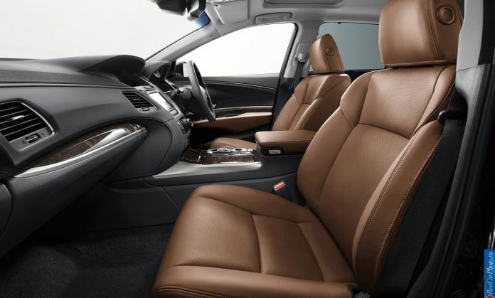 2015 Honda Legend - фотография 20 из 25