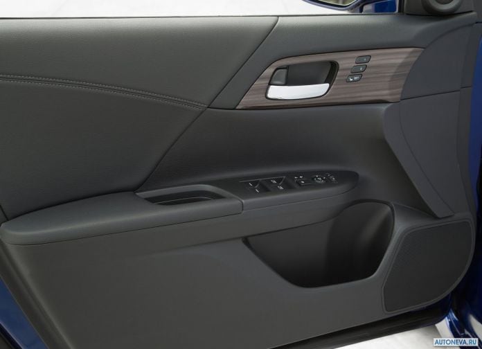 2017 Honda Accord Hybrid - фотография 61 из 77 2017 Honda Accord Hybrid - фотография 61 из 77