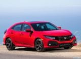 honda_2017_civic_hatchback_012.jpg