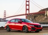 honda_2017_civic_hatchback_013.jpg