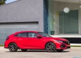honda_2017_civic_hatchback_025.jpg
