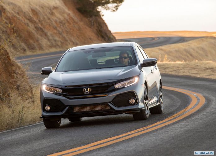 2017 Honda Civic Hatchback - фотография 52 из 147