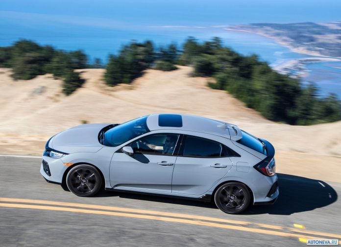 2017 Honda Civic Hatchback - фотография 68 из 147