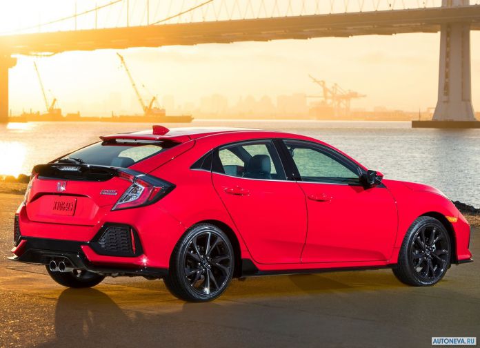 2017 Honda Civic Hatchback - фотография 88 из 147