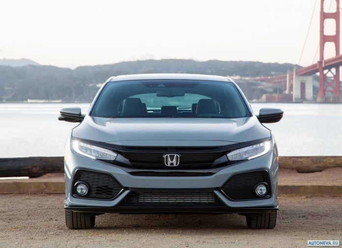 2017 Honda Civic Hatchback - фотография 103 из 147