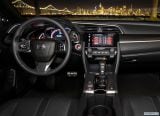 honda_2017_civic_hatchback_111.jpg