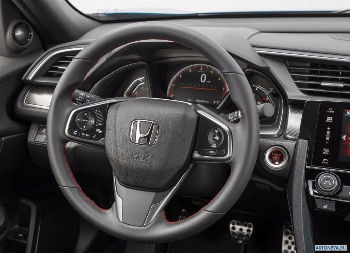 2017 Honda Civic Si Sedan - фотография 61 из 97