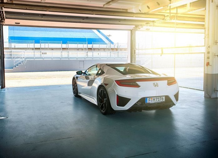 2017 Honda NSX - фотография 40 из 79