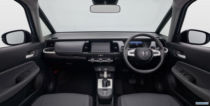 2020 Honda Fit e:HEV Basic - фотография 2 из 3 2020 Honda Fit e:HEV Basic - фотография 2 из 3
