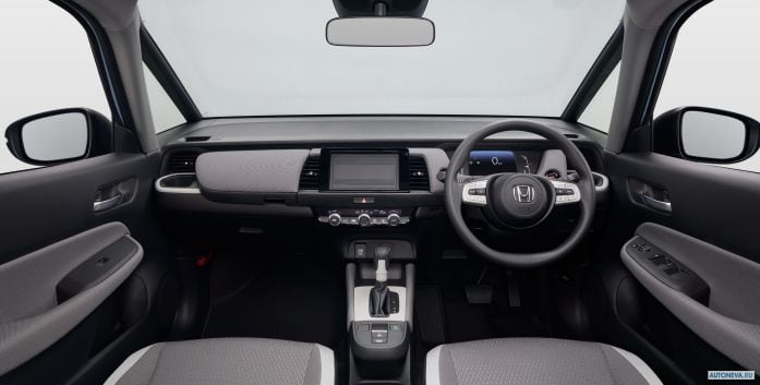 2020 Honda Fit e:HEV Crosstar - фотография 2 из 3 2020 Honda Fit e:HEV Crosstar - фотография 2 из 3