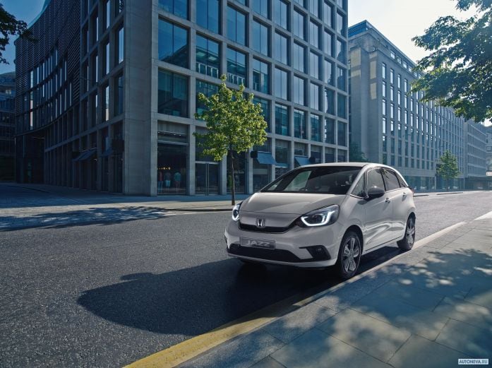 2020 Honda Jazz e:HEV Basic - фотография 2 из 18 2020 Honda Jazz e:HEV Basic - фотография 2 из 18