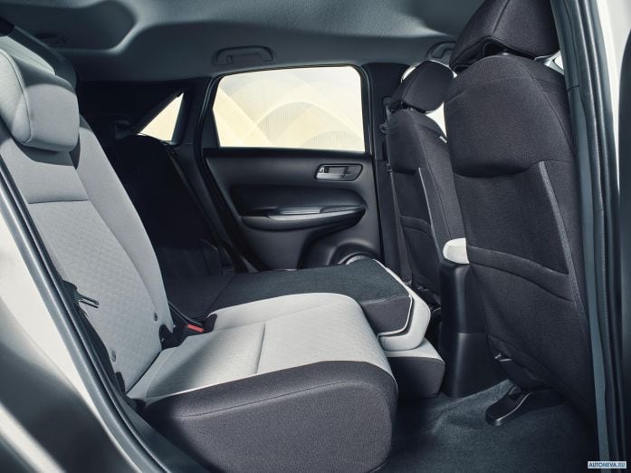 2020 Honda Jazz e:HEV Basic - фотография 11 из 18 2020 Honda Jazz e:HEV Basic - фотография 11 из 18