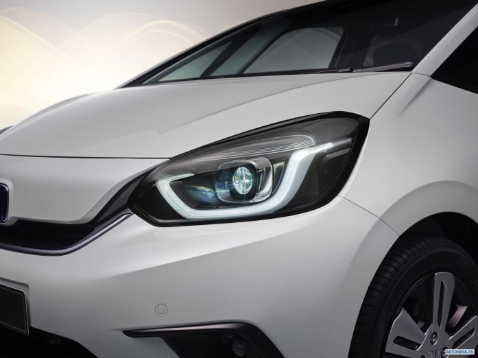 2020 Honda Jazz e:HEV Basic - фотография 15 из 18 2020 Honda Jazz e:HEV Basic - фотография 15 из 18