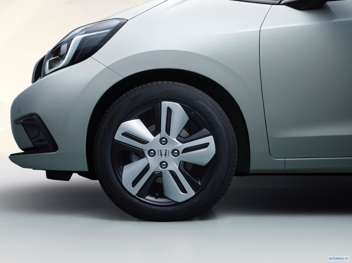 2020 Honda Jazz e:HEV Basic - фотография 16 из 18 2020 Honda Jazz e:HEV Basic - фотография 16 из 18