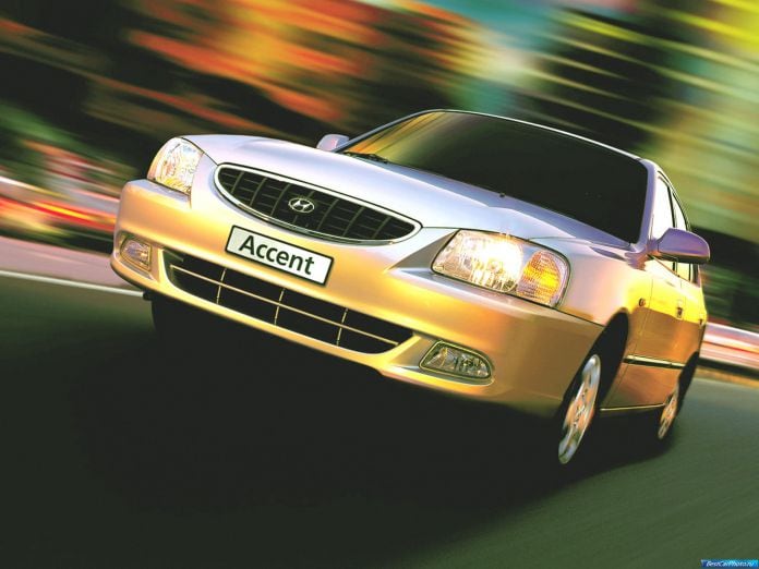 2000 Hyundai Accent - фотография 8 из 17