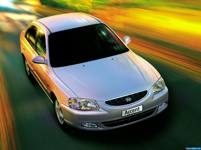 2000 Hyundai Accent - фотография 9 из 17