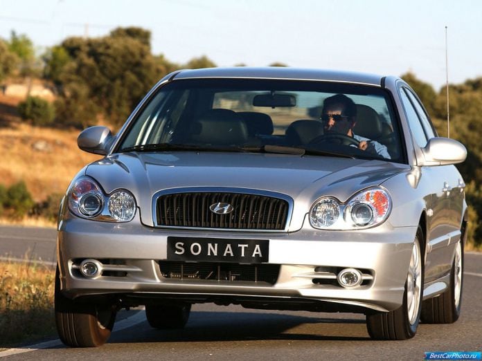 2001 Hyundai Sonata - фотография 10 из 51