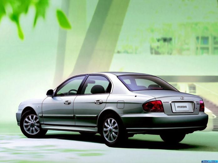 2001 Hyundai Sonata - фотография 12 из 51