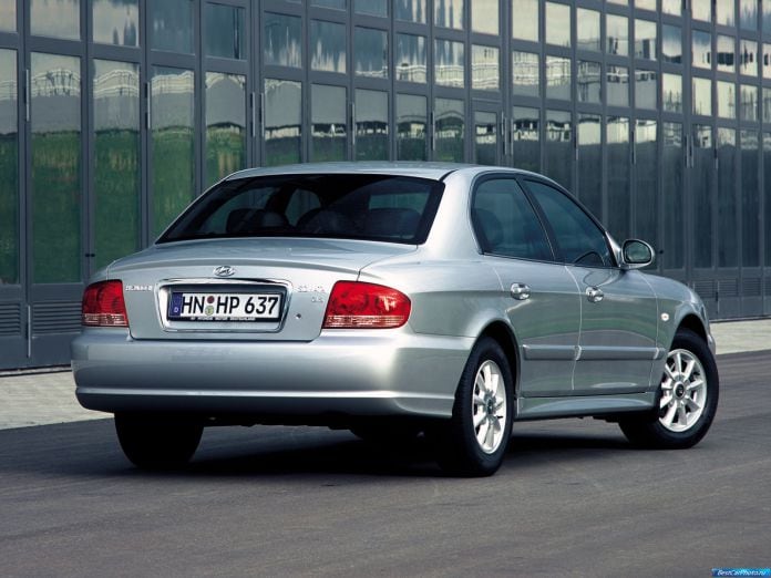 2001 Hyundai Sonata - фотография 24 из 51