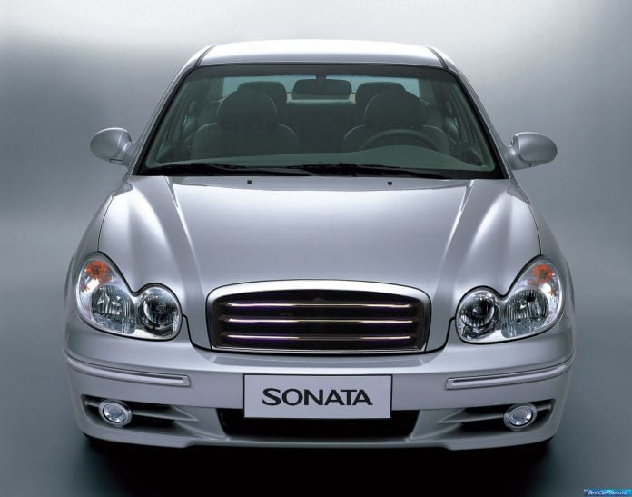 2002 Hyundai Sonata - фотография 4 из 35