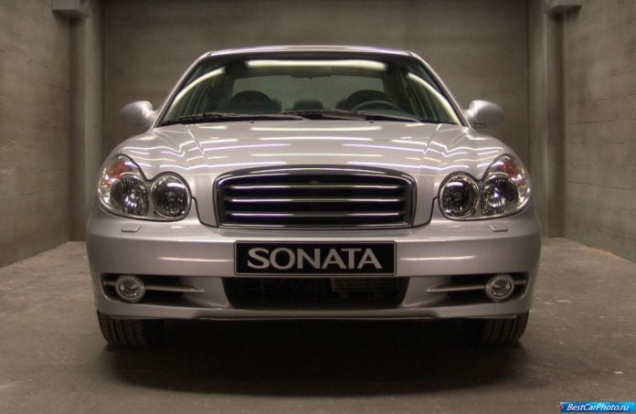 2002 Hyundai Sonata - фотография 9 из 35