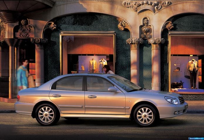 2002 Hyundai Sonata - фотография 13 из 35
