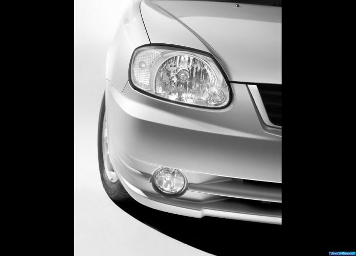 2004 Hyundai Accent - фотография 15 из 18 2004 Hyundai Accent - фотография 15 из 18