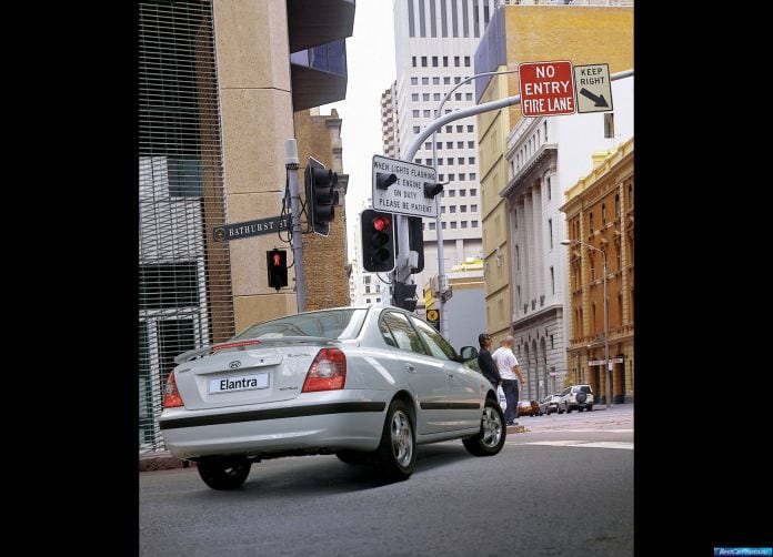2004 Hyundai Elantra - фотография 20 из 20 2004 Hyundai Elantra - фотография 20 из 20