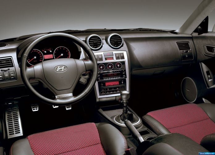 2005 Hyundai Coupe - фотография 3 из 37