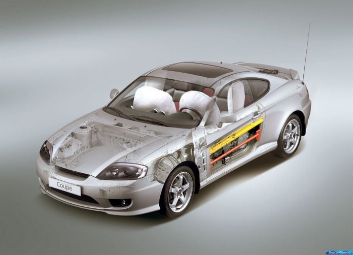 2005 Hyundai Coupe - фотография 25 из 37 2005 Hyundai Coupe - фотография 25 из 37