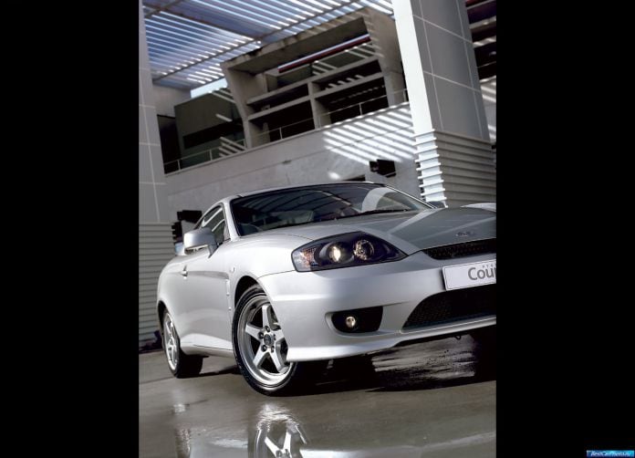 2005 Hyundai Coupe - фотография 29 из 37