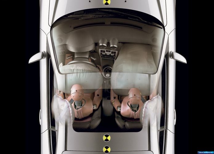 2005 Hyundai Coupe - фотография 35 из 37 2005 Hyundai Coupe - фотография 35 из 37