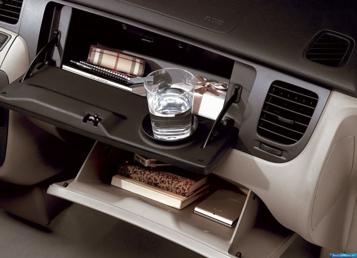 2005 Hyundai Trajet - фотография 8 из 14