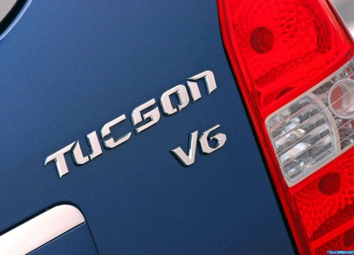 2005 Hyundai Tucson V6 - фотография 17 из 22