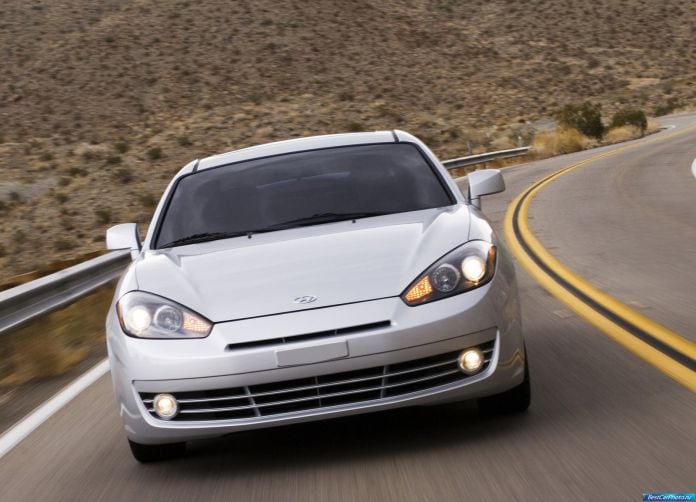2007 Hyundai Tiburon Coupe - фотография 12 из 14 2007 Hyundai Tiburon Coupe - фотография 12 из 14