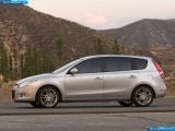 hyundai_2009-elantra_touring_1600x1200_016.jpg