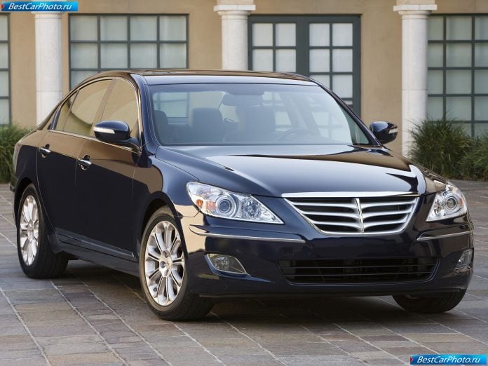 2009 Hyundai Genesis - фотография 1 из 32