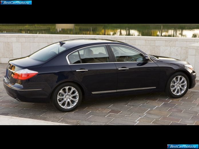 2009 Hyundai Genesis - фотография 24 из 32