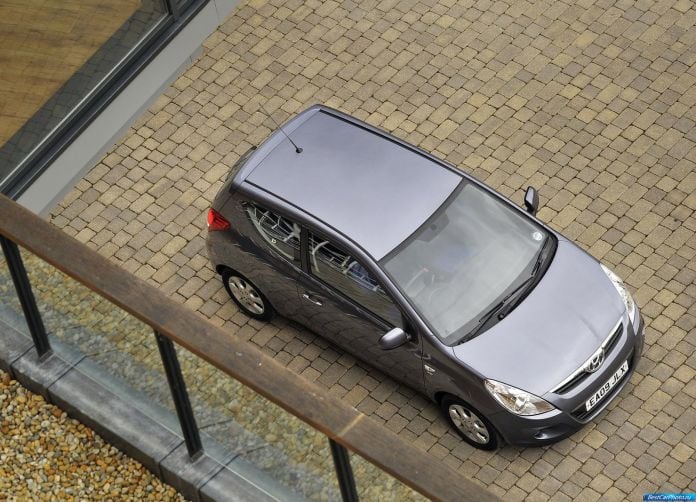 2009 Hyundai i20 3-door - фотография 11 из 31 2009 Hyundai i20 3-door - фотография 11 из 31