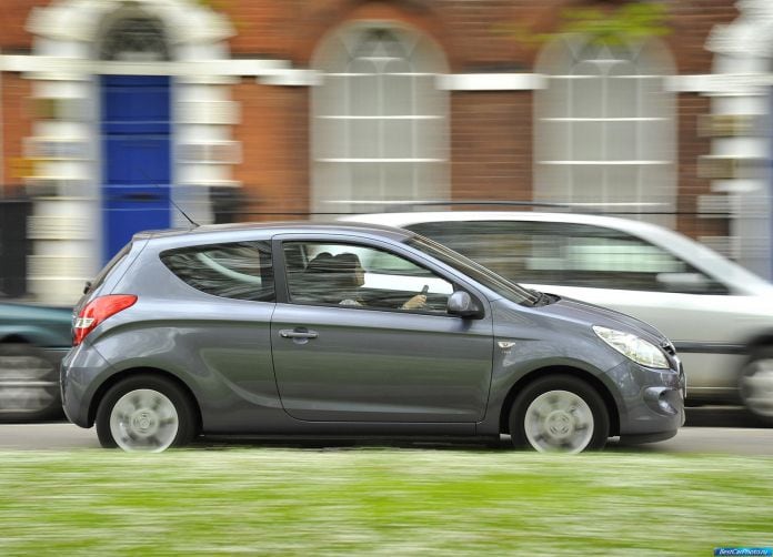 2009 Hyundai i20 3-door - фотография 13 из 31 2009 Hyundai i20 3-door - фотография 13 из 31