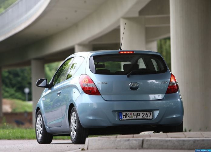 2009 Hyundai i20 3-door - фотография 22 из 31 2009 Hyundai i20 3-door - фотография 22 из 31