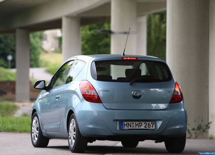 2009 Hyundai i20 3-door - фотография 23 из 31 2009 Hyundai i20 3-door - фотография 23 из 31